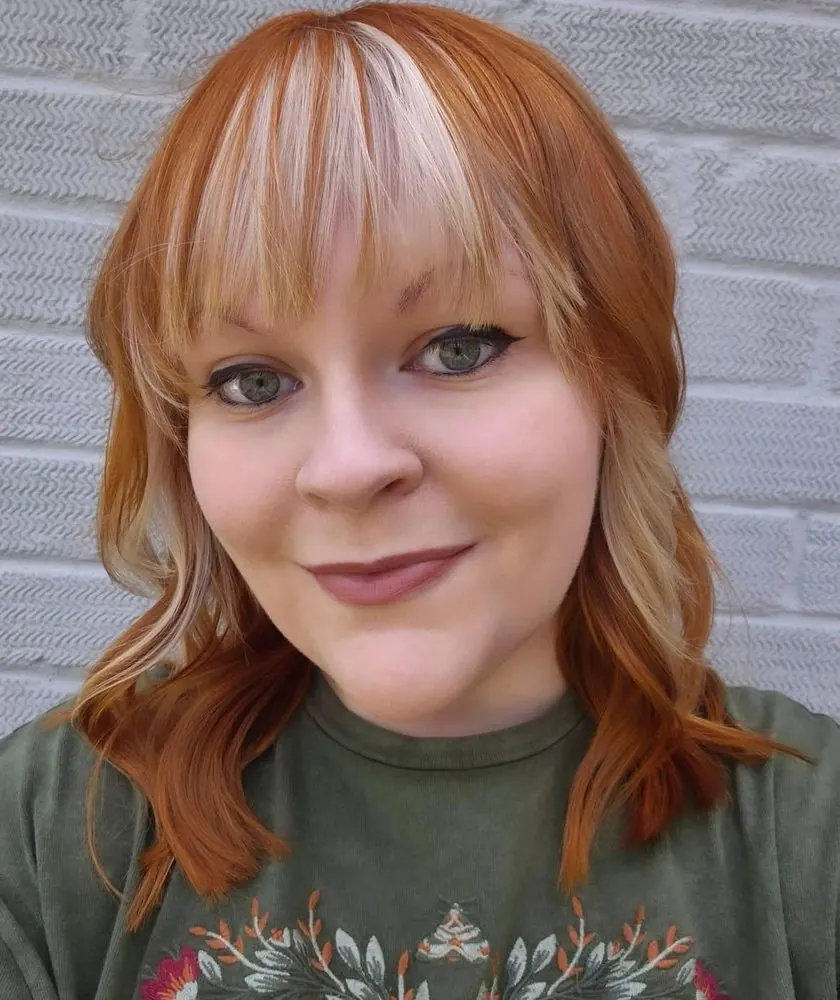 Coloration cuivrée avec une frange pleine, réalisé chez Deesigner Hair Studio, Ipswich, par Emma
