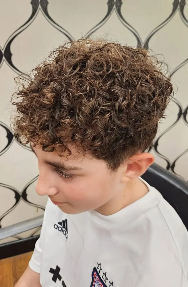Permanente garçon sur le dessus, réalisé chez Deesigner Hair Studio, Ipswich, par Lyndsie